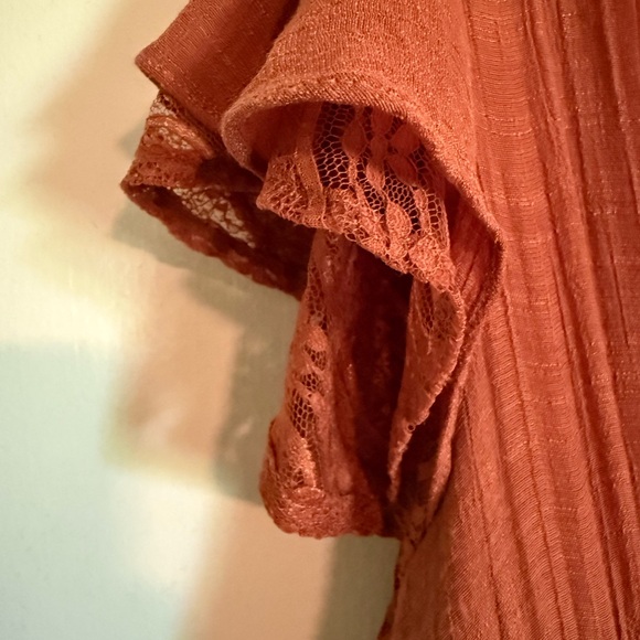 Elegant Rust Midi Dress - Picture 4 of 6